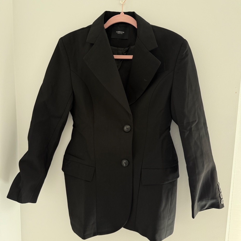 Blazer - Picture 3 of 3